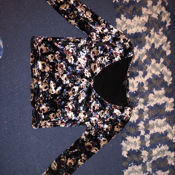 Velvet crop top - Picture 2 of 4